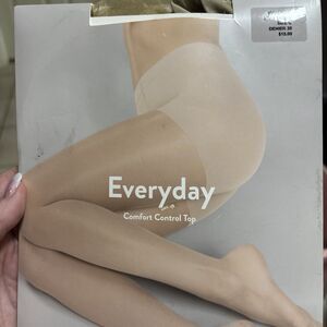 Nordstrom Control Top #8135B Soft Taupe Panty Hose Women’s Sz C Denier 20 New